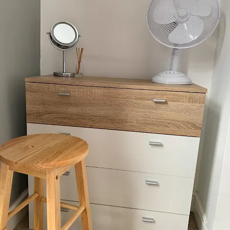 The Kensingston - Quaint Victorian With Free Parking 아파트 *