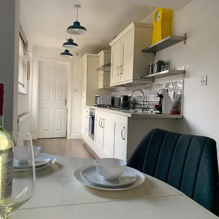 The Kensingston - Quaint Victorian With Free Parking