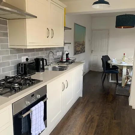 The Kensingston - Quaint Victorian With Free Parking 아파트 *