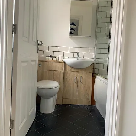 The Kensingston - Quaint Victorian With Free Parking *