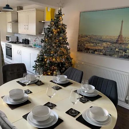 The Kensingston - Quaint Victorian With Free Parking