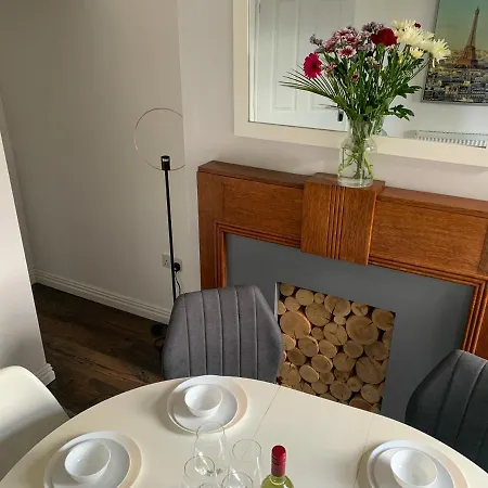 The Kensingston - Quaint Victorian With Free Parking *