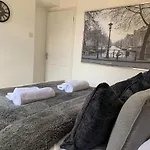 Apartmán The Kensingston - Quaint Victorian With Free Parking *