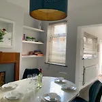 The Kensingston - Quaint Victorian With Free Parking Lejlighed *