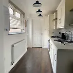 Lejlighed The Kensingston - Quaint Victorian With Free Parking